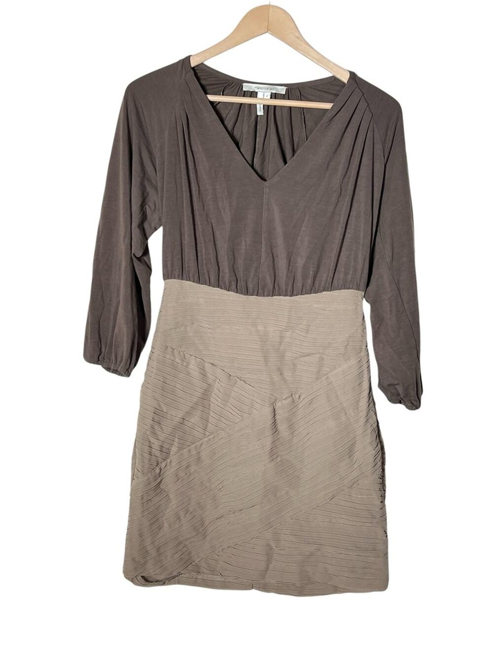 Max & Cleo V-Neck Two-Tone Brown & Taupe long sleeve Dress size 2 B123